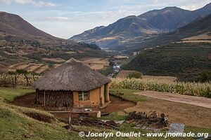 Route du parc Ts'Ehlanyane au défilé de Mafika Lisiu - Lesotho
