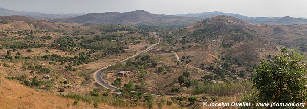 Road from Blantyre to the Shire Valley - Malawi