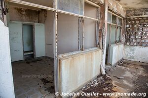 Ruines de l'hôtel Chongoene - Mozambique