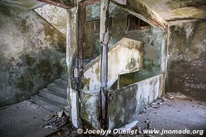 Ruines de l'hôtel Chongoene - Mozambique