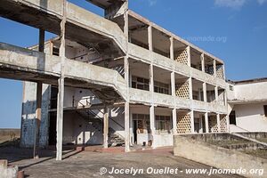 Ruines de l'hôtel Chongoene - Mozambique