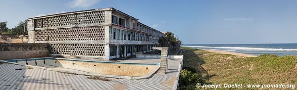 Ruines de l'hôtel Chongoene - Mozambique