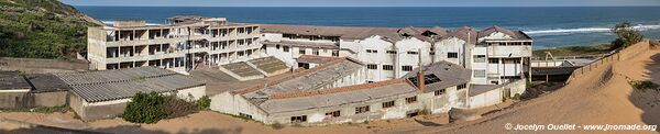 Ruines de l'hôtel Chongoene - Mozambique