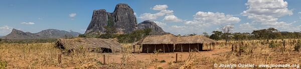 Road from Marrupa to Niassa Reserve - Mozambique