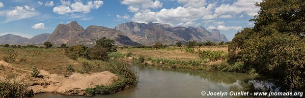 Road from Nampula to Cuamba - Mozambique