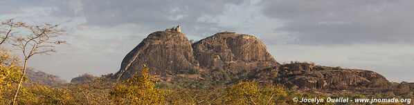 Route de Marrupa à la réserve Niassa - Mozambique