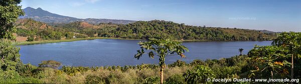 Laguna Güegüecho - Guatemala