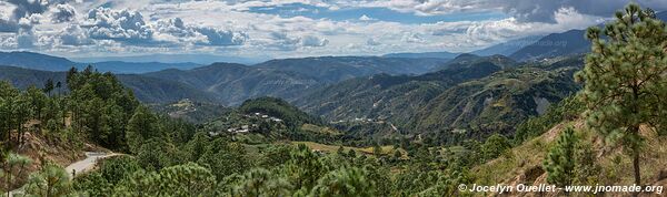 Les montagnes au nord de Sacapulas - Guatemala