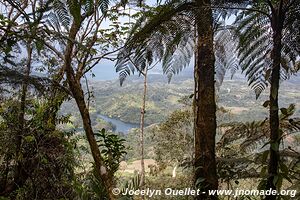 Parque Nacional Cerro Azul Meámbar - Honduras