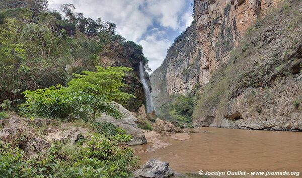 Cascada el Aguacero - Chiapas - Mexico