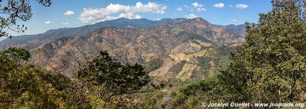 Route de Metapan à Citalá - El Salvador