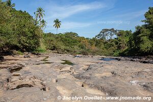 Salto de Malacatiupan - El Salvador