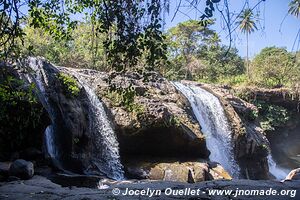 Salto de Malacatiupan - El Salvador