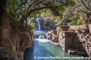 Salto de Malacatiupan - El Salvador