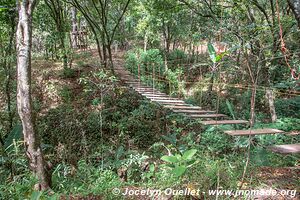 El Campamento Guerrillero Simulado - Perquin - El Salvador