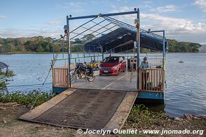 Lago Suchitlán - El Salvador