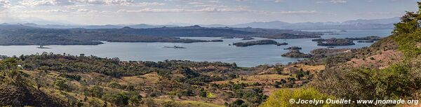 Lago Suchitlán - El Salvador