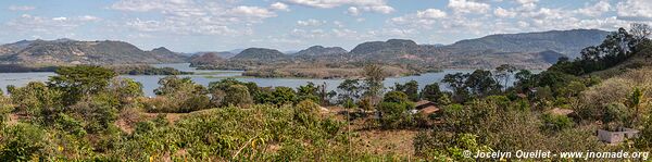 Lago Suchitlán - El Salvador