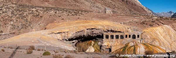 Road from Uspallata to Chile - Argentina