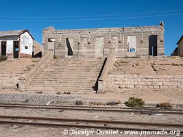 Trail along Arica-La Paz railway - Chile