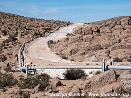 Trail along Arica-La Paz railway - Chile