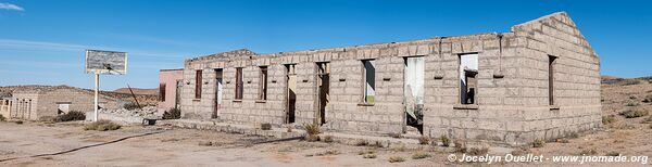 Trail along Arica-La Paz railway - Chile