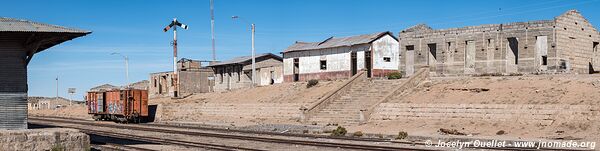 Trail along Arica-La Paz railway - Chile