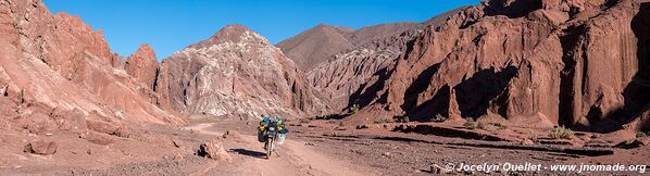 Valle del Arco Iris - Chili