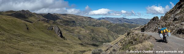 Road from Pujilí to Isinliví - Ecuador