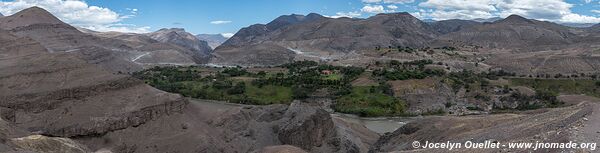 Road from Santa Isabel to Zaruma - Ecuador