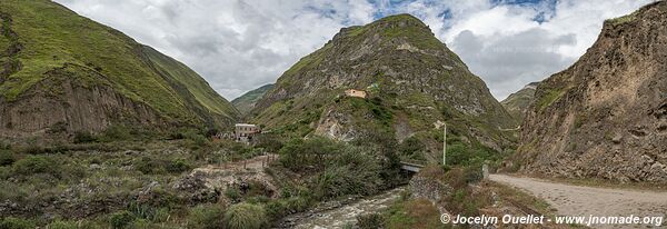 Nariz del Diablo and around - Ecuador