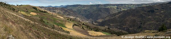 Road from Guasuntos to Totoras - Ecuador