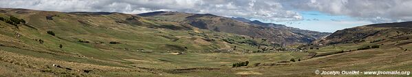 Road from Guasuntos to Totoras - Ecuador