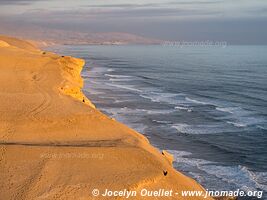 Road from Camaná to the border - Peru