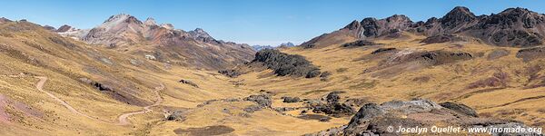 Road from San Mateo de Huanchor to Tanta - Peru