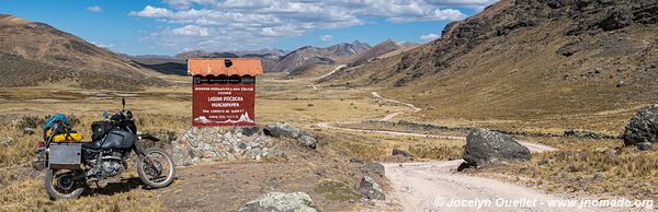 Road from San Mateo de Huanchor to Tanta - Nor Yauyos-Cochas Landscape Reserve - Peru