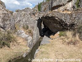 Aqueduc de Cumbemayo - Pérou