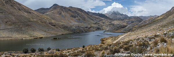 Route de Huancaya à Huancavelica - Réserve paysagère Nor Yauyos-Cochas - Pérou