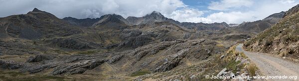 Route de Huancaya à Huancavelica - Réserve paysagère Nor Yauyos-Cochas - Pérou