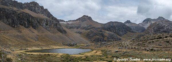 Route de Huancaya à Huancavelica - Réserve paysagère Nor Yauyos-Cochas - Pérou