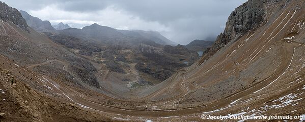 Route de Huancaya à Huancavelica - Réserve paysagère Nor Yauyos-Cochas - Pérou