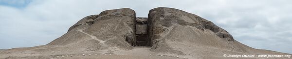 El Brujo Archaeological Complex - Peru