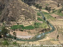 Route de Huancaya à Huancavelica - Réserve paysagère Nor Yauyos-Cochas - Pérou