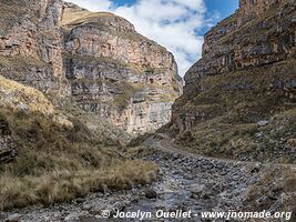 Road from Huancaya to Huancavelica - Peru