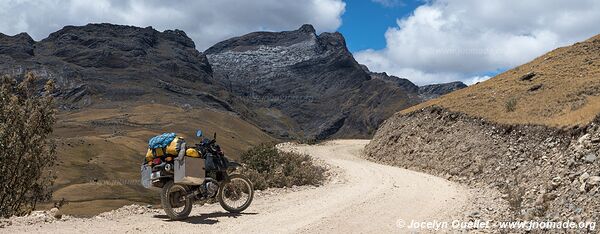 Piste de Santiago de Chuco à Pampas (zone minière) - Pérou