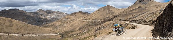 Piste de Santiago de Chuco à Pampas (zone minière) - Pérou