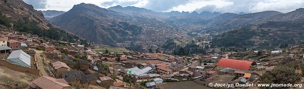 Road from Paucartambo to Pisac - Peru