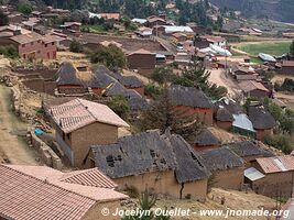 Road from Paucartambo to Pisac - Peru